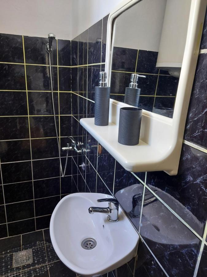 Ferienwohnung Kuca Na Dan Šid Exterior foto